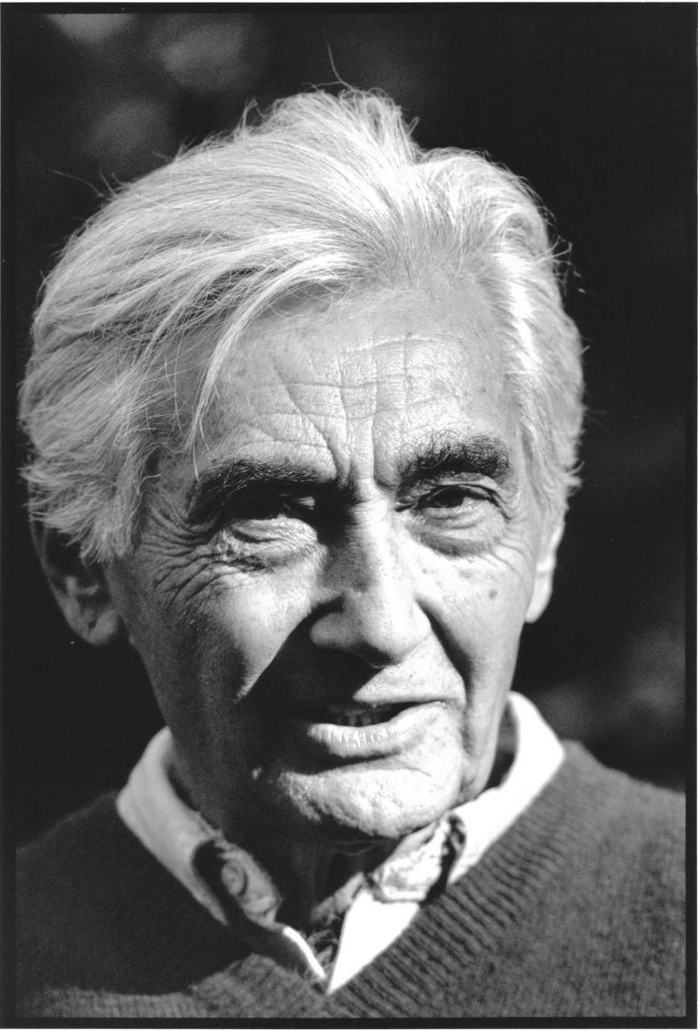 Photo of author Howard Zinn